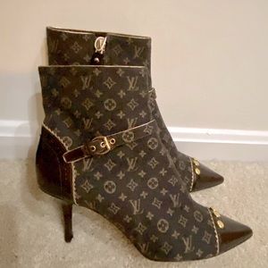 Louis Vuitton logo booties